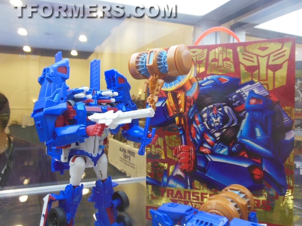 Transformers=botcon 2013 Generatations Prime Paltinum  (55 of 424)